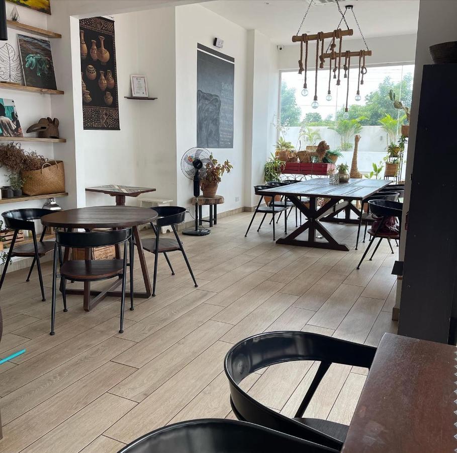 Gallery Luxury Suites Accra Extérieur photo
